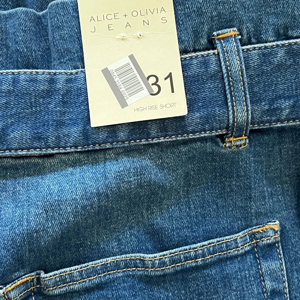Alice + Olivia Rolled Hem High-Waist Belted Blue Denim Shorts - Picture 6 of 6